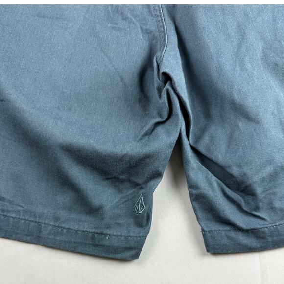 Volcom Men's Shorts - Size 38 - Great Condition - Picture 8 of 8